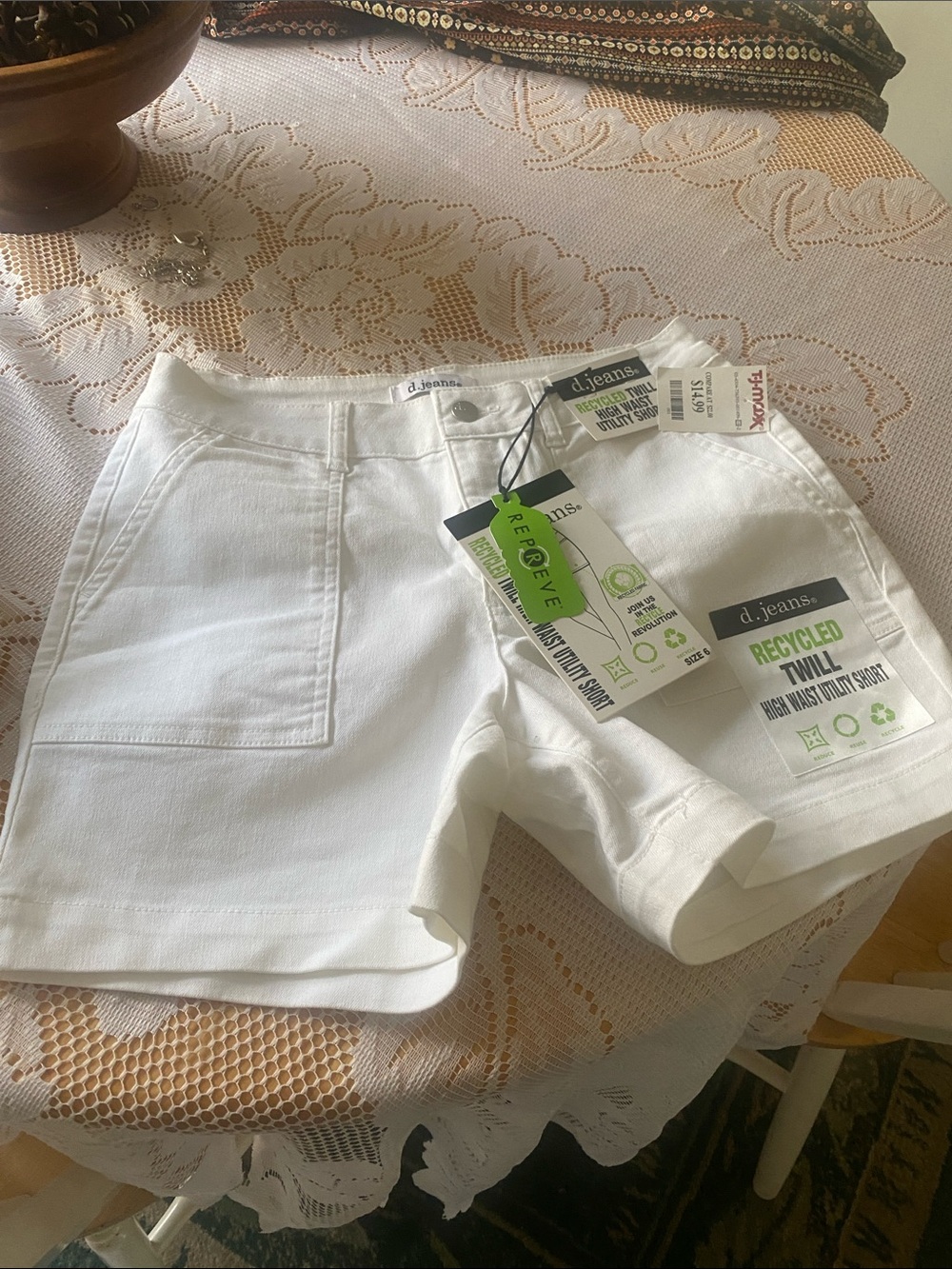 d. jeans White High-Rise Recycled Twill Women’s Shorts